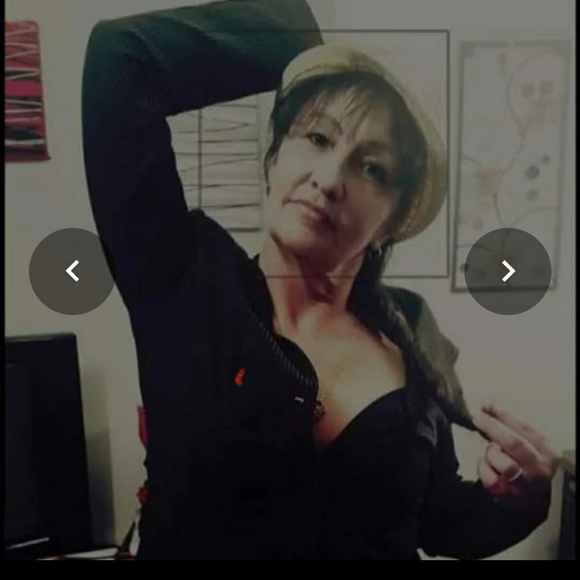 Meet your Posher, Joanna - Picture 2 of 2